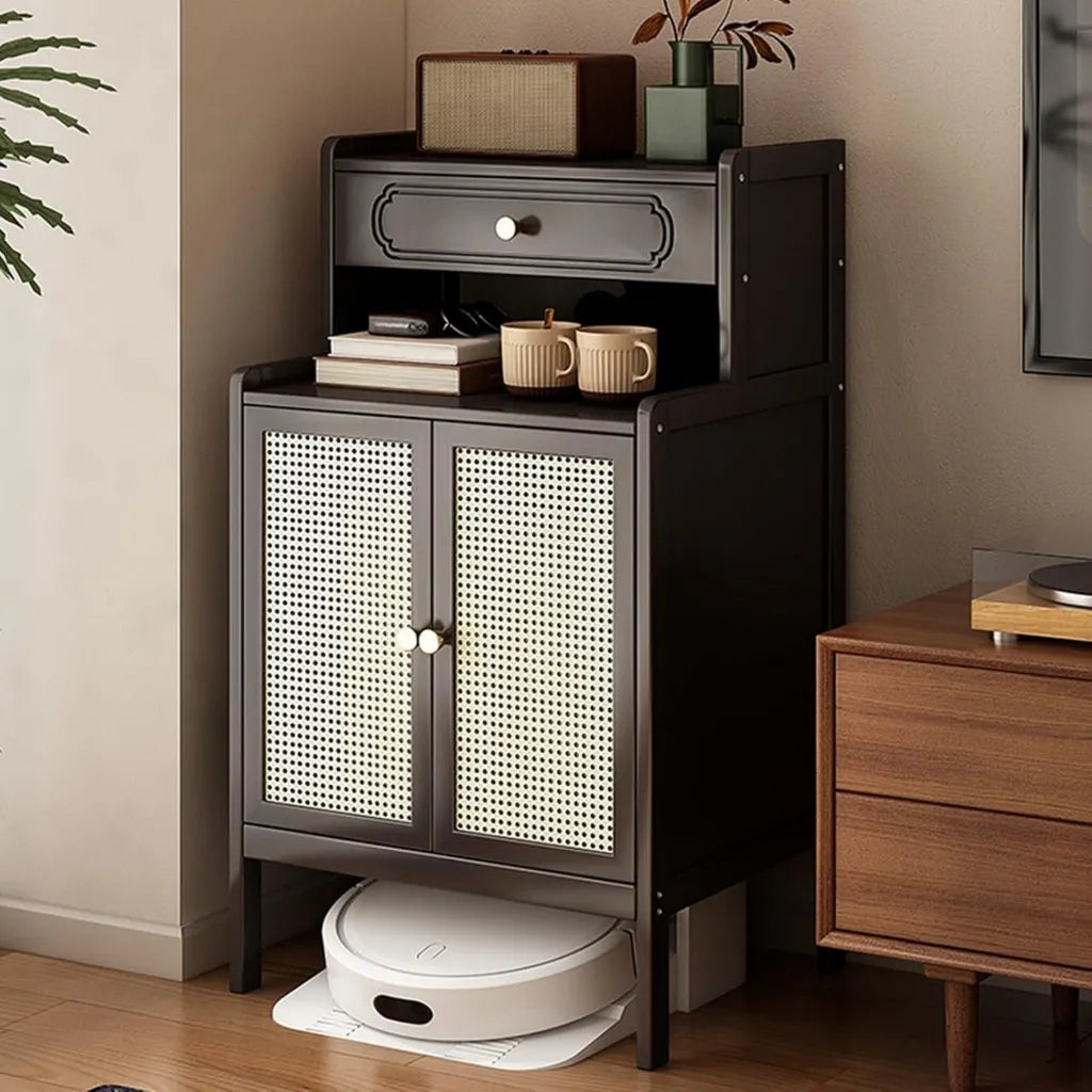 Multifunktionaler Staubsauger-Halter mit Schrank für das Smart Home